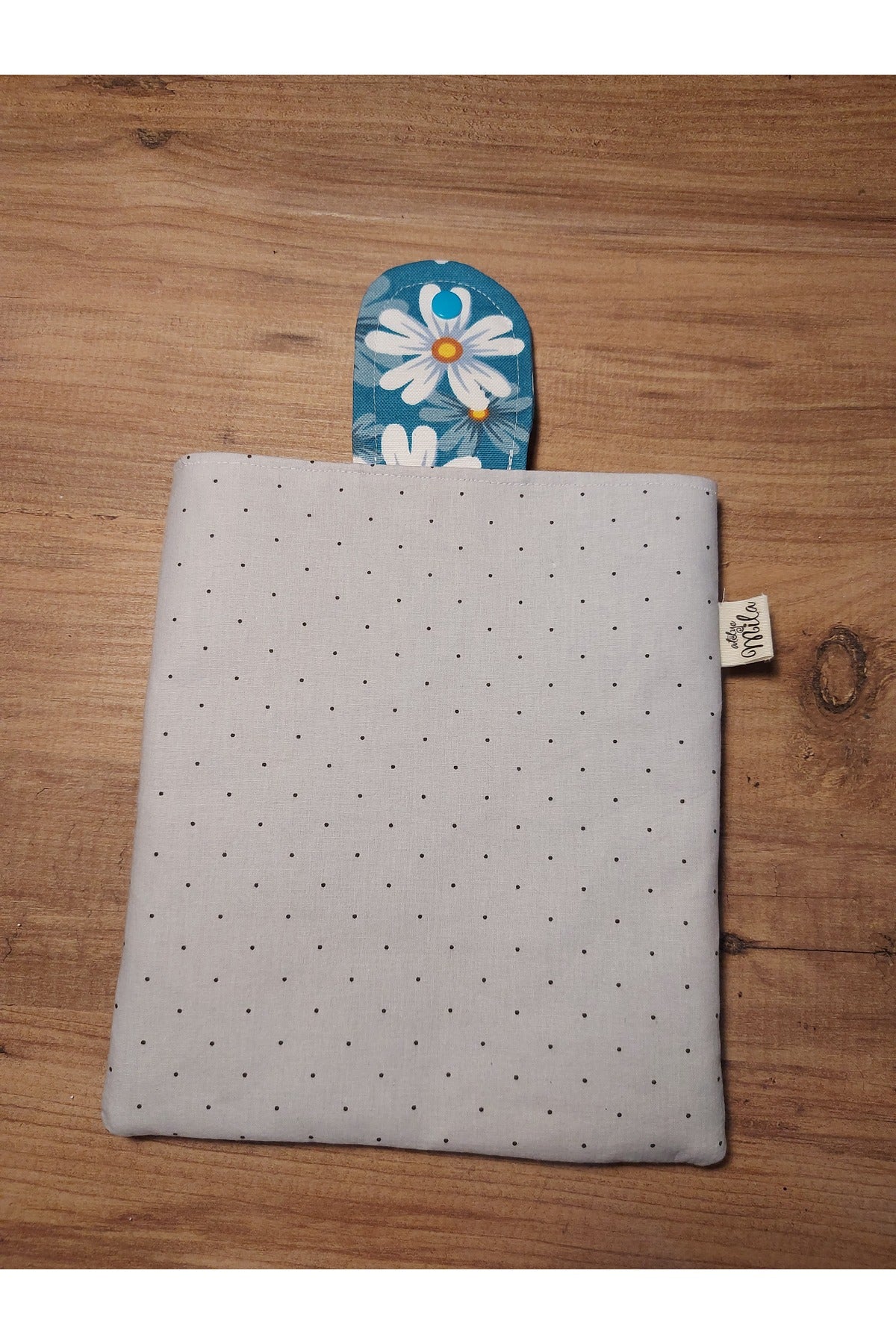 Mavili Çiçekli Kitap Kılıfı