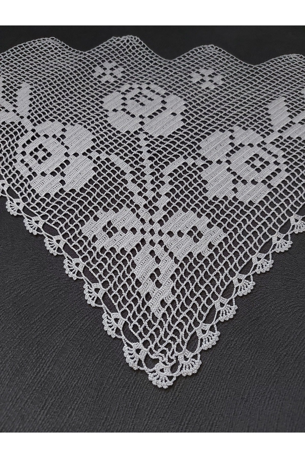 ÜÇ GÜLLÜ DANTEL BOHÇA KENARI- ÇEYİZ