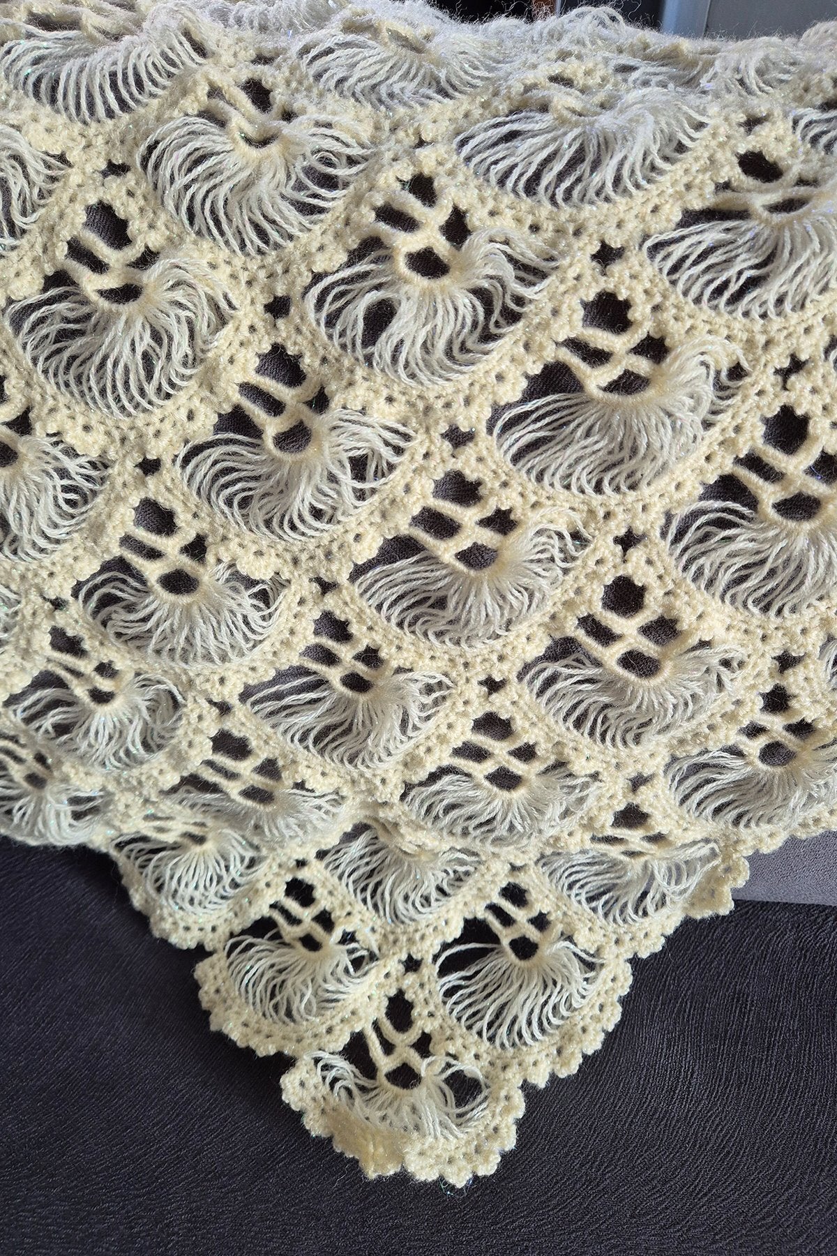 Krem Rengi Yelpaze Model Şal