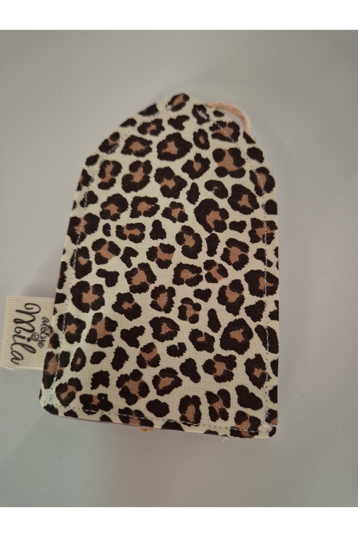 LEOPAR DESENLİ DÜZENLEYİCİ KUMAŞ ANAHTARLIK