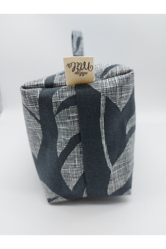 Siyah Yapraklı Dikdörtgen Çanta