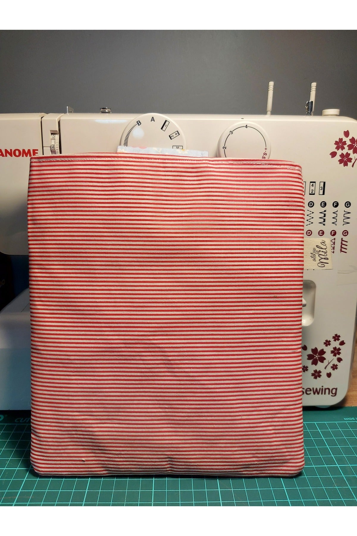 Mavili Çiçekli Kitap Kılıfı