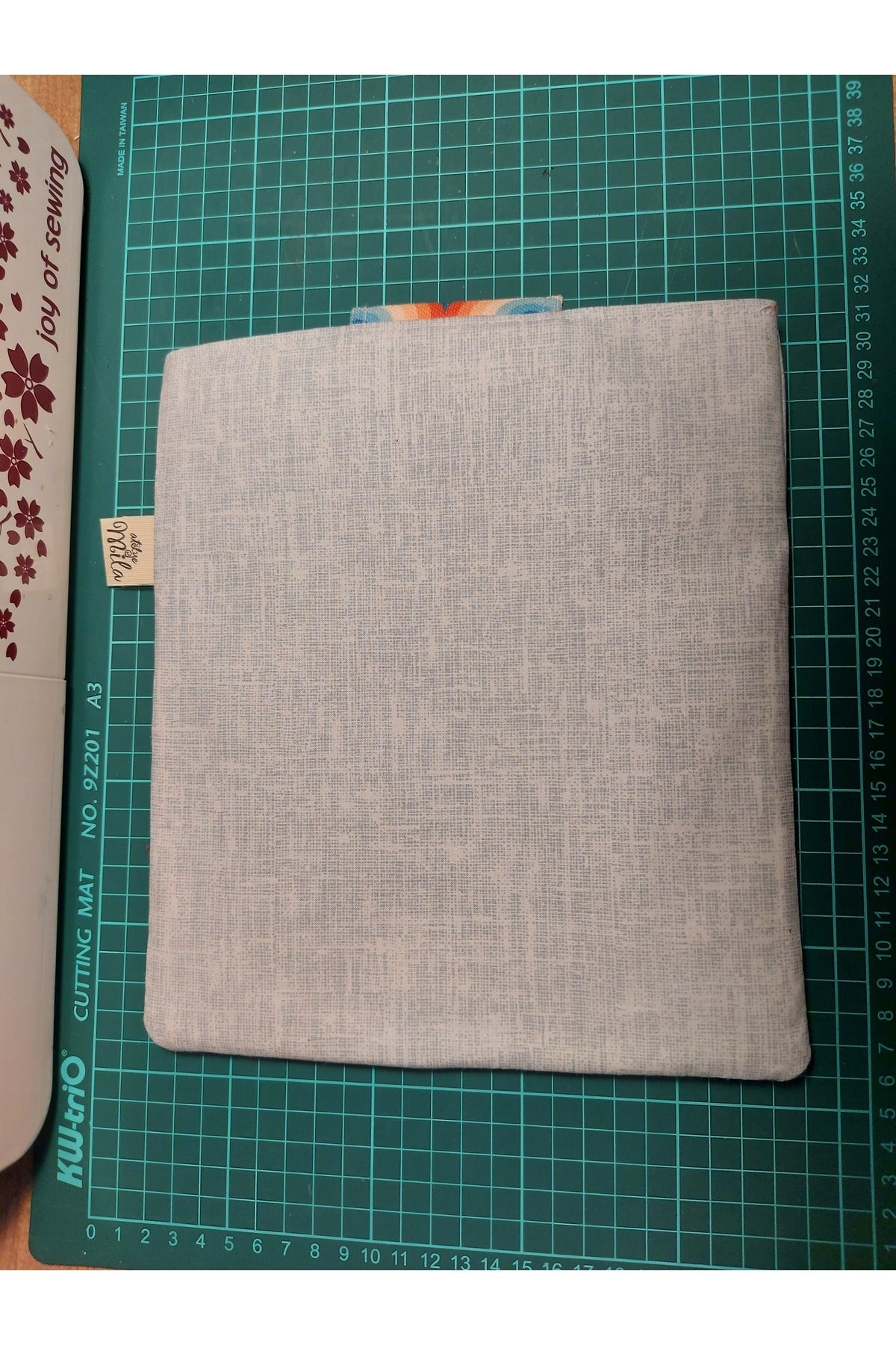 Gökkuşağı Desenli Kitap Kılıfı