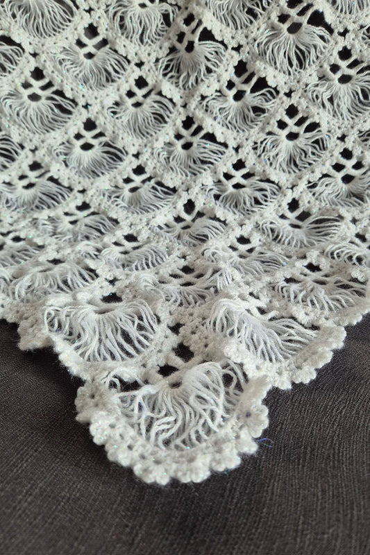 Beyaz Yelpaze Model Şal