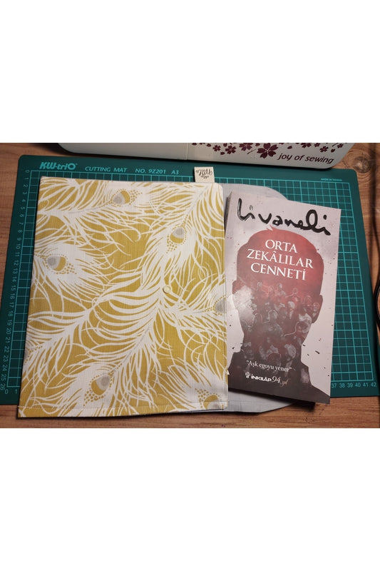 Sarı Tüy Desenli Kitap Çantası- Tablet Kılıfı