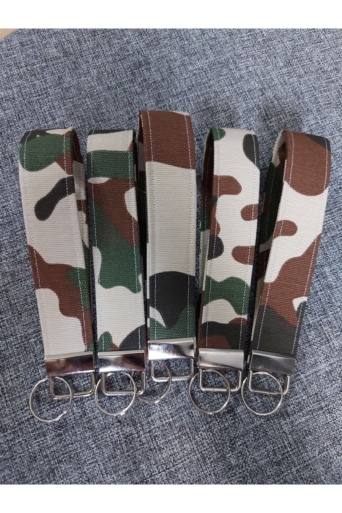 KAMUFLAJ DESENLİ KUMAŞ ANAHTARLIK