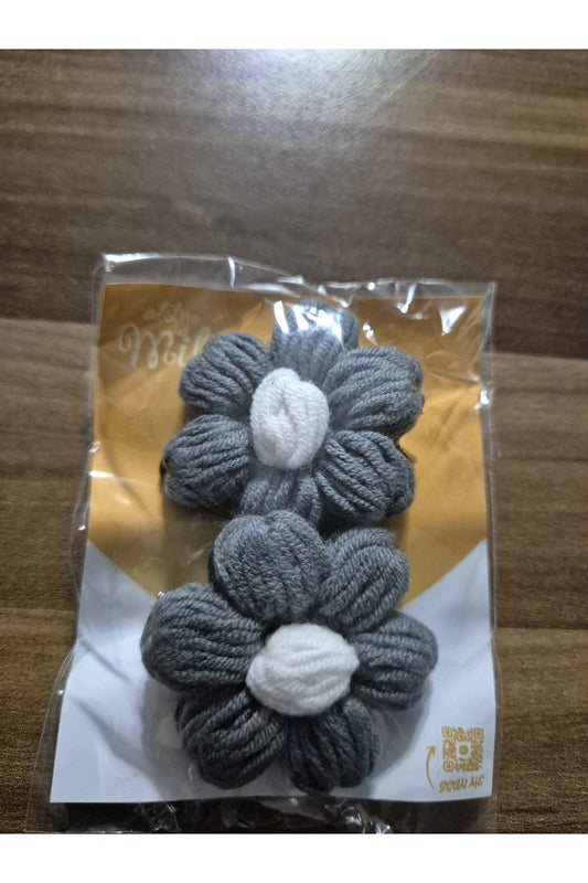 GRİ- BEYAZ PAPATYA ÖRGÜ TOKA