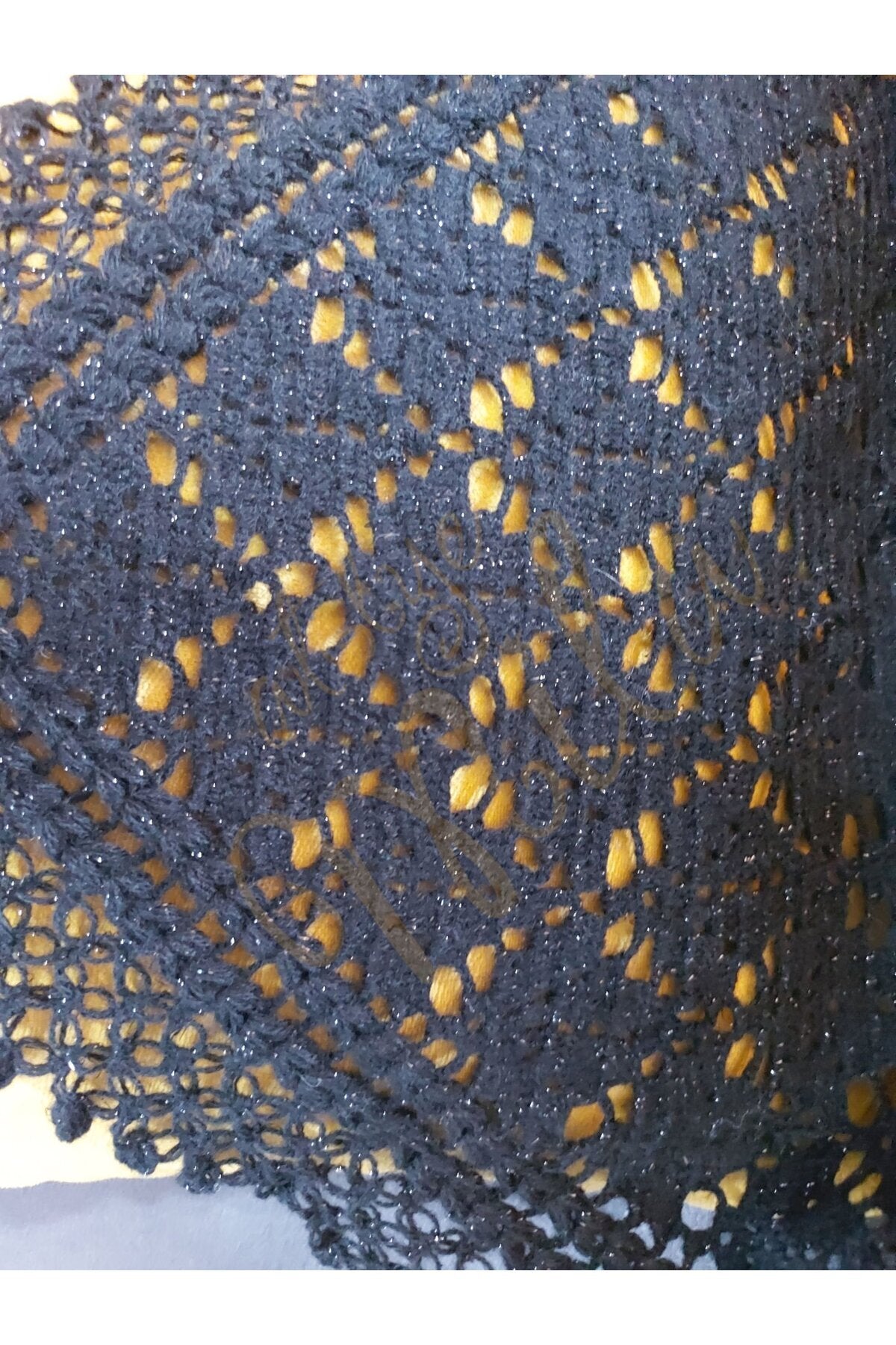 Siyah Yaprak Dolgulu Şal