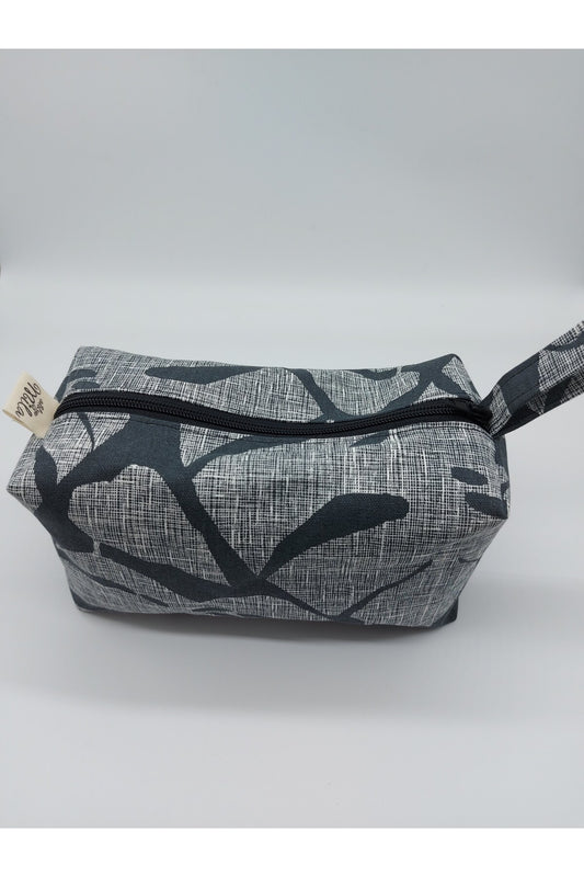 Siyah Yapraklı Dikdörtgen Çanta