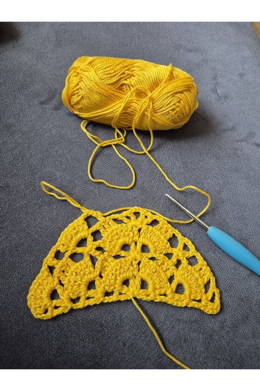 SARI YELPAZE MODEL ÖRGÜ BANDANA