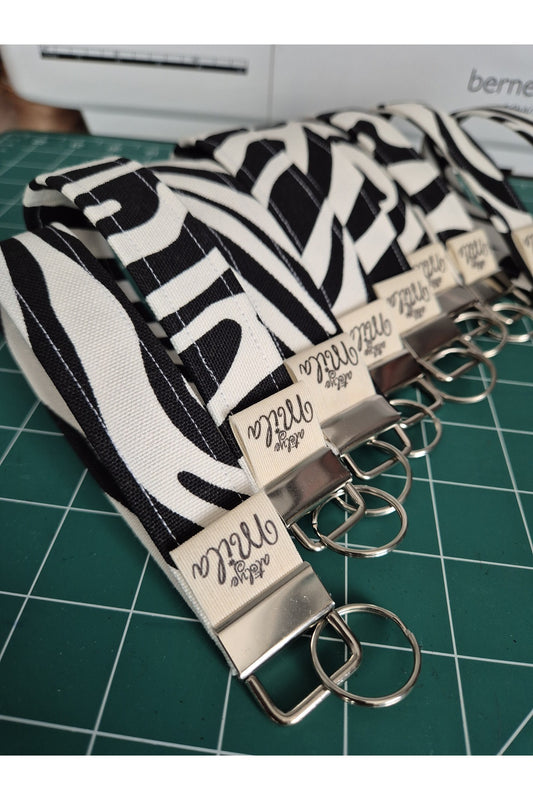 ZEBRA DESENLİ KUMAŞ ANAHTARLIK