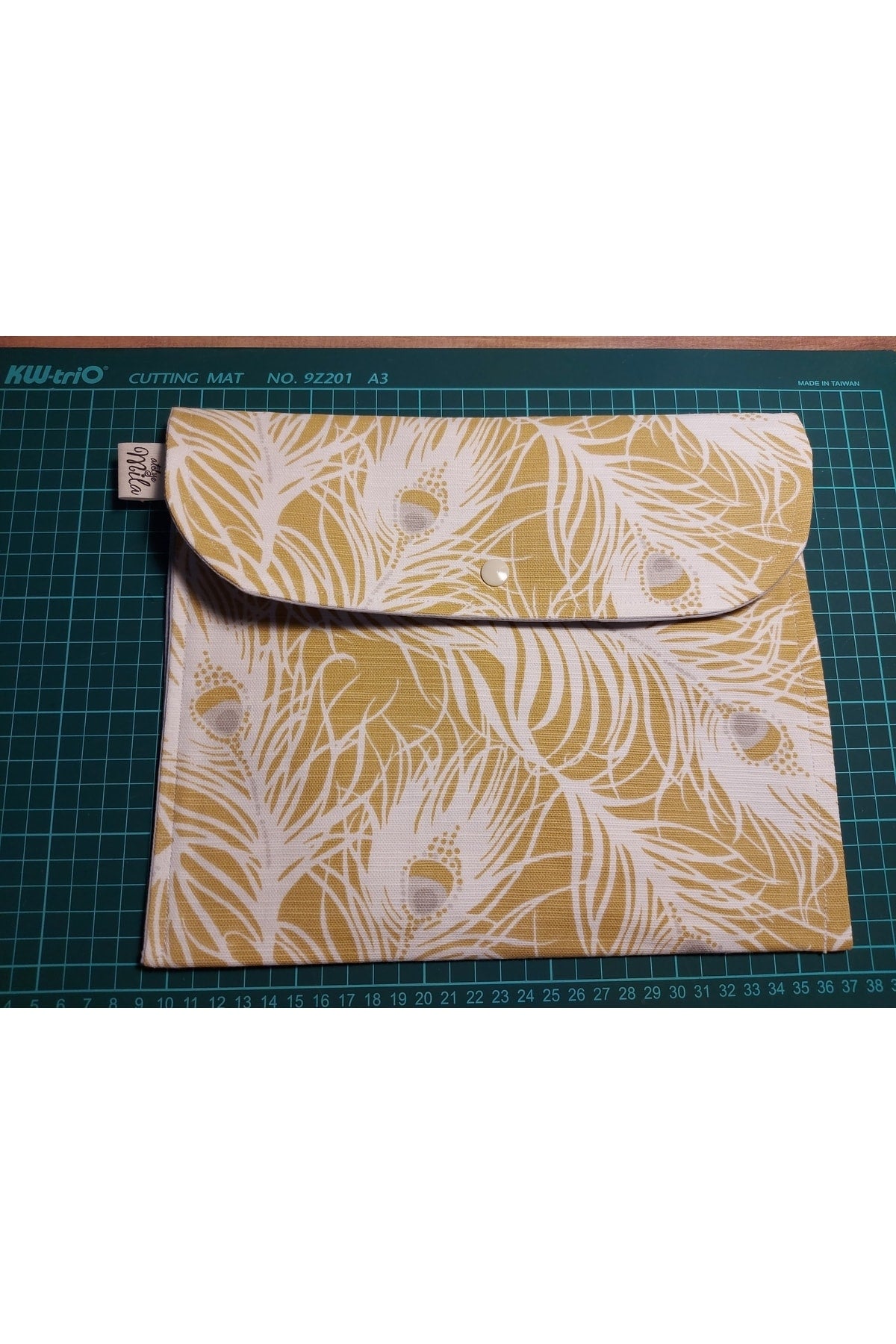 Sarı Tüy Desenli Kitap Çantası- Tablet Kılıfı