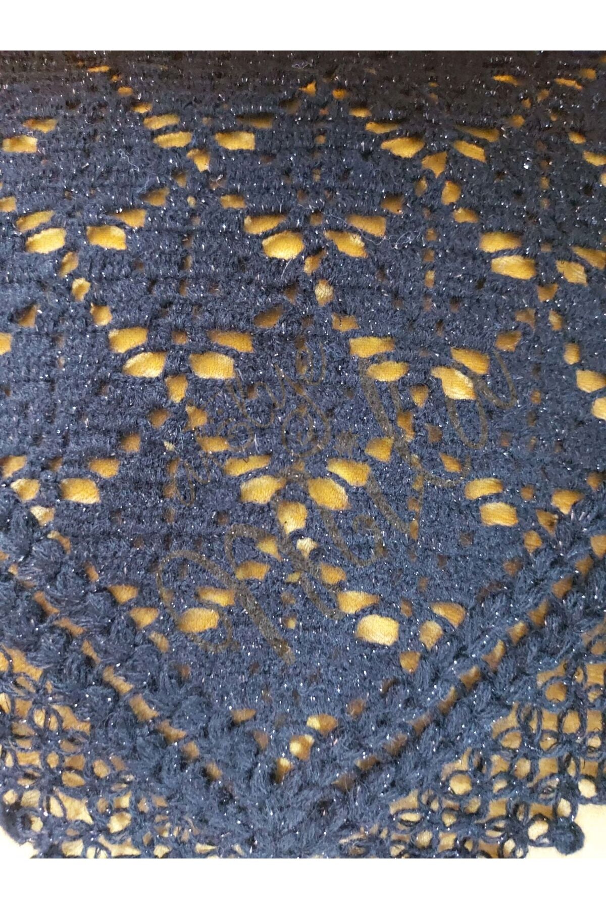 Siyah Yaprak Dolgulu Şal