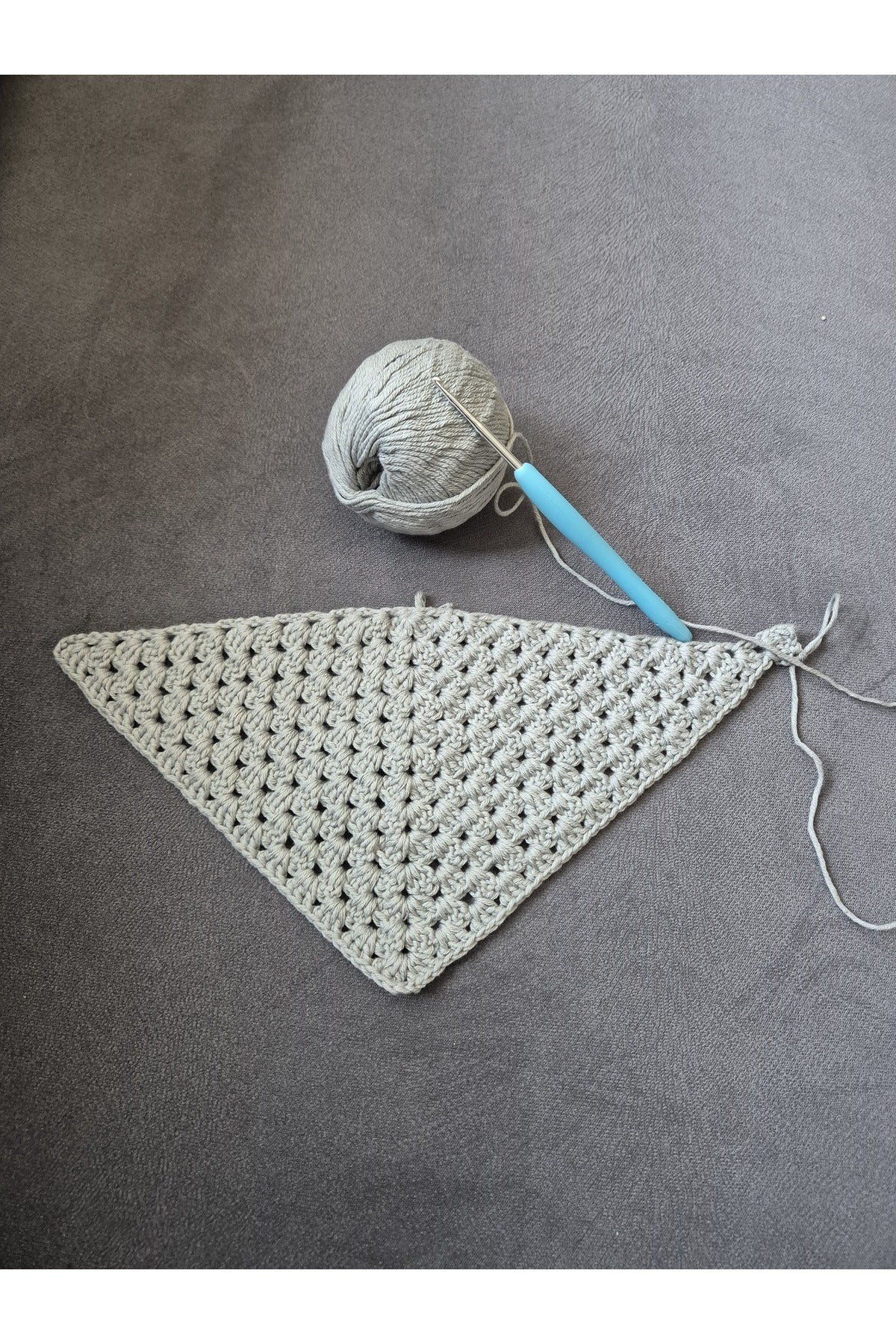 GRİ ÇITÇIT MODELLİ ÖRGÜ BANDANA