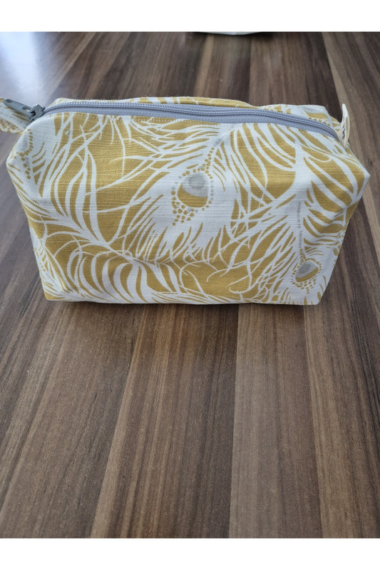 SARI TÜY DESENLİ MAKYAJ ÇANTASI