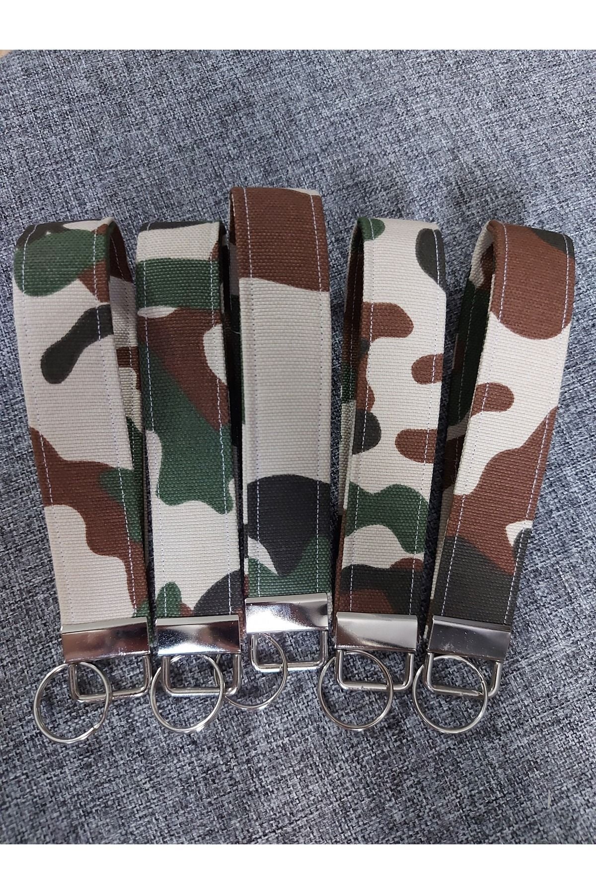 KAMUFLAJ DESENLİ KUMAŞ ANAHTARLIK