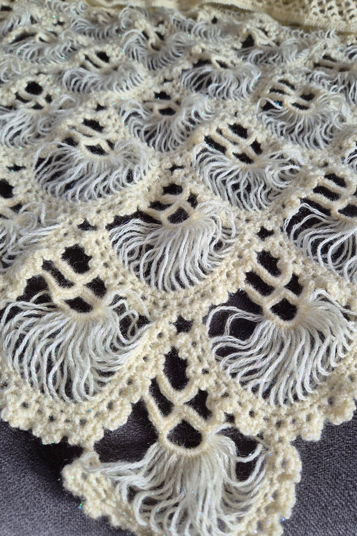 Krem Rengi Yelpaze Model Şal