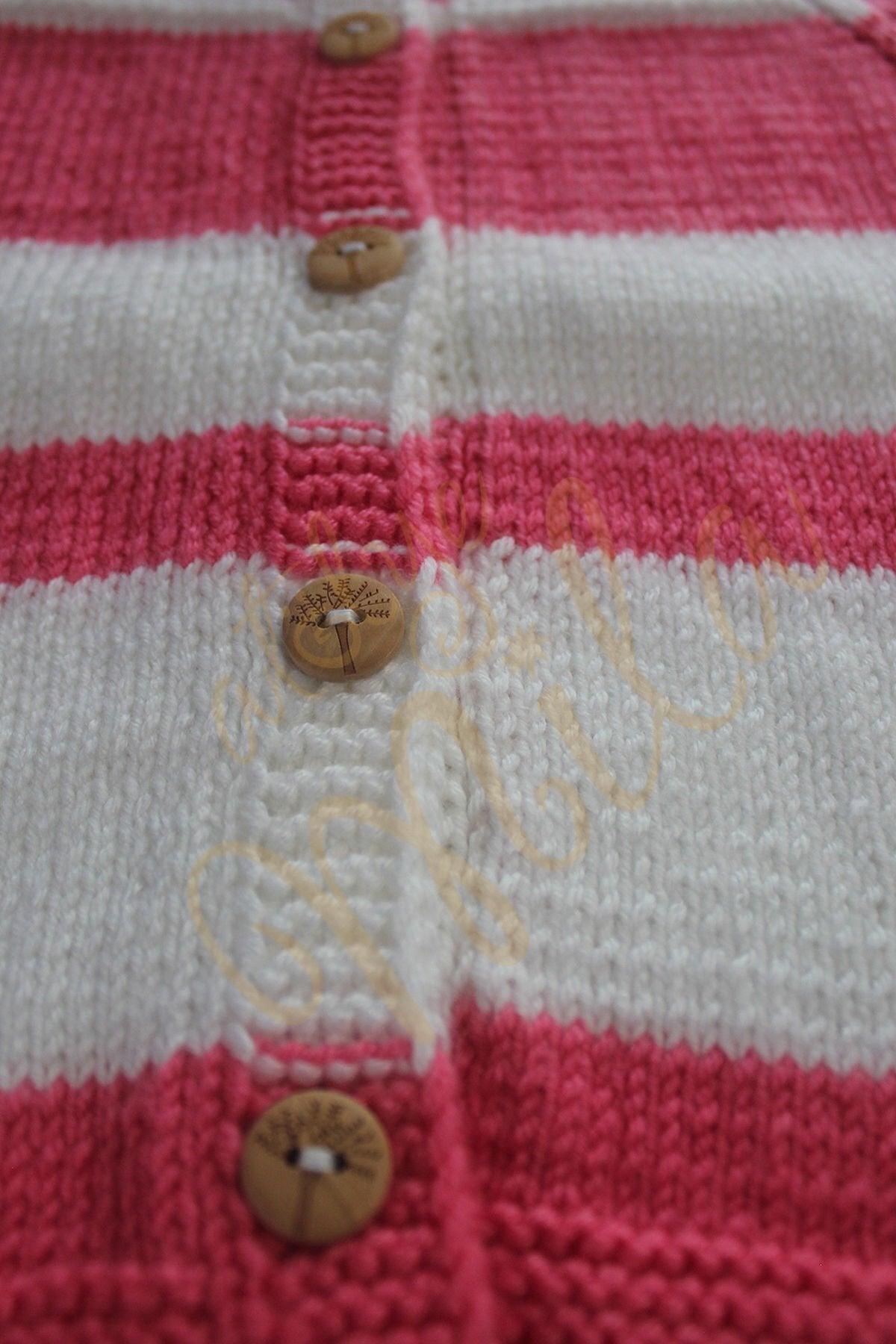 Pembe - Beyaz El Örmesi Yelek