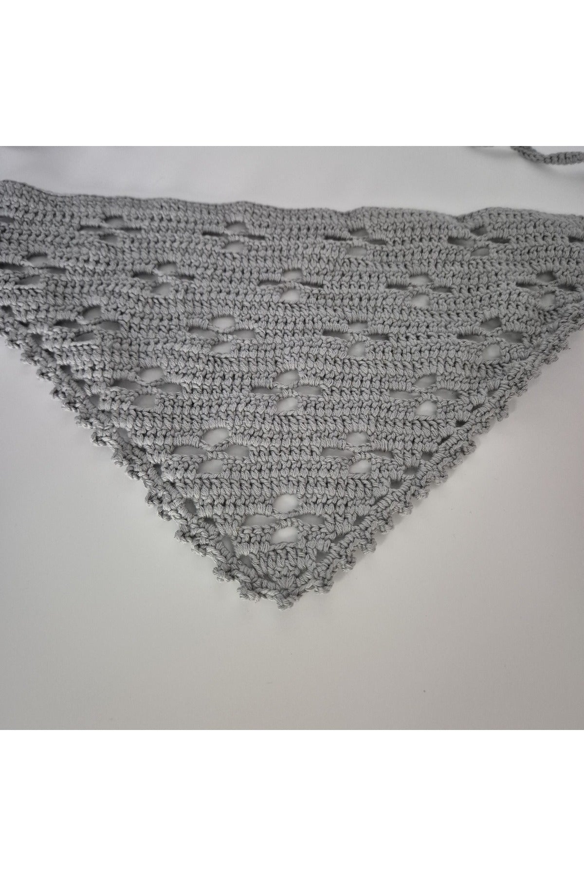 Gri örgü bandana