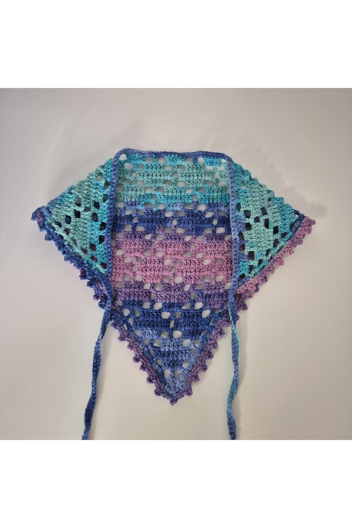 Ebruli kare desenli Örgü Bandana