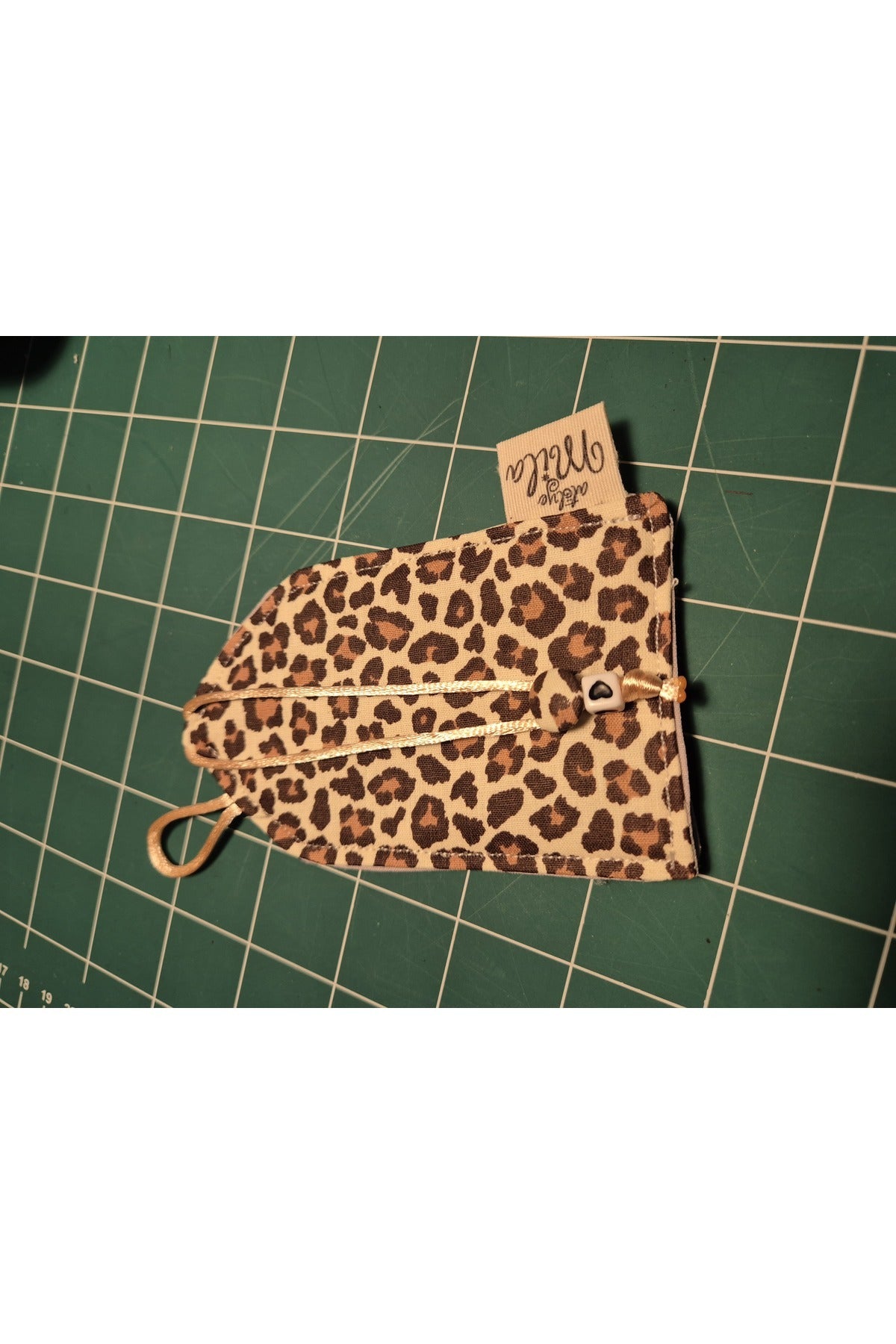 LEOPAR DESENLİ DÜZENLEYİCİ KUMAŞ ANAHTARLIK