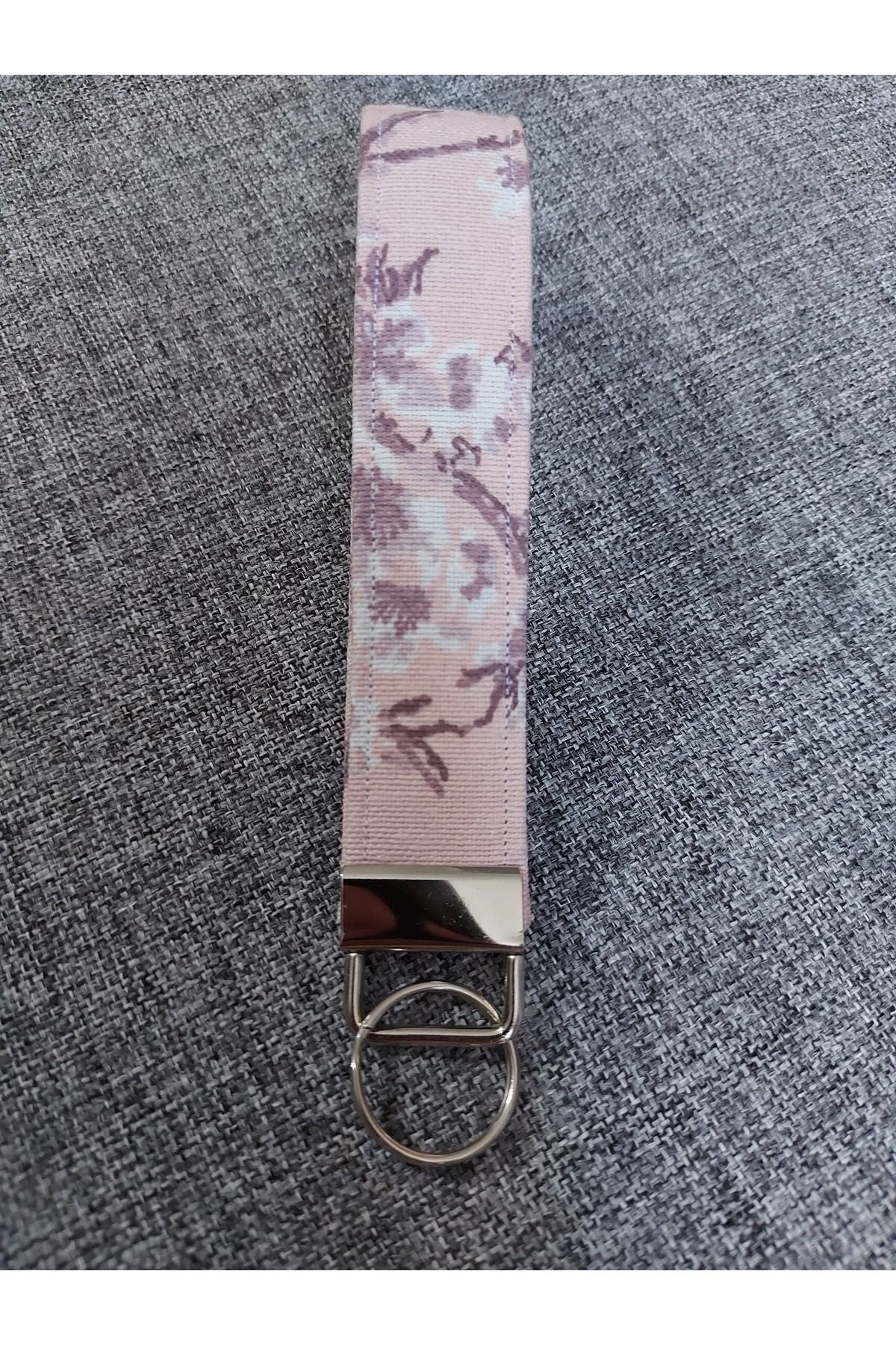 MOR ÇİÇEKLİ KUMAŞ ANAHTARLIK