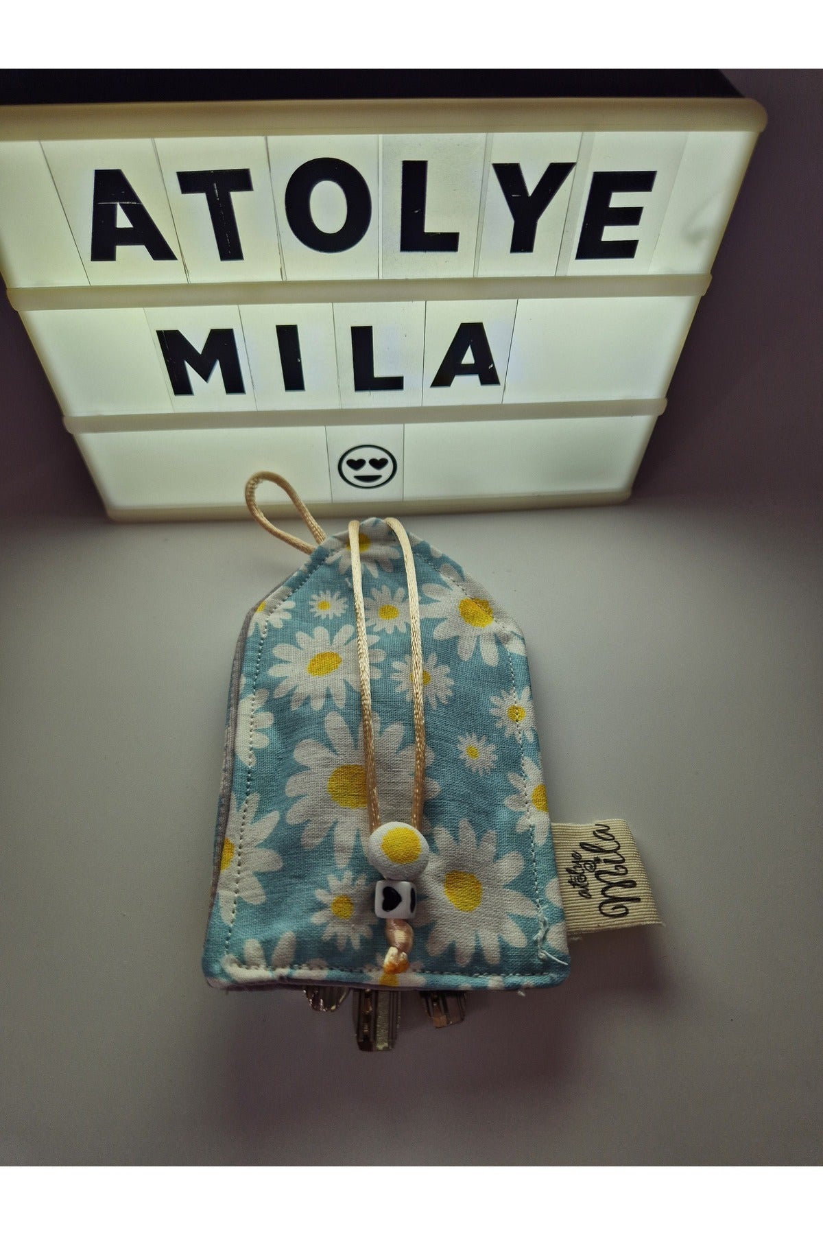 Mavi Papatya Desenli Düzenleyici Kumaş Anahtarlık