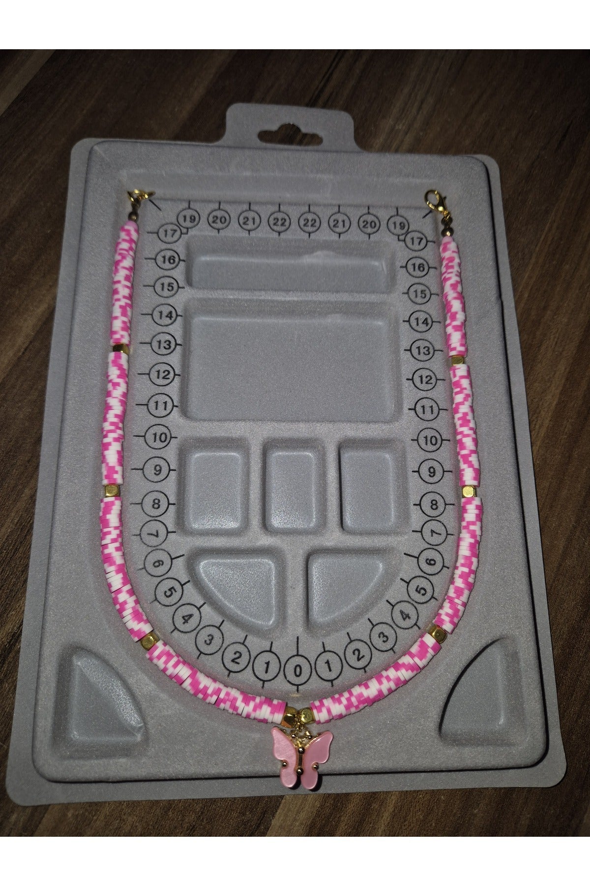 PEMBE KELEBEKLİ FİMO KOLYE