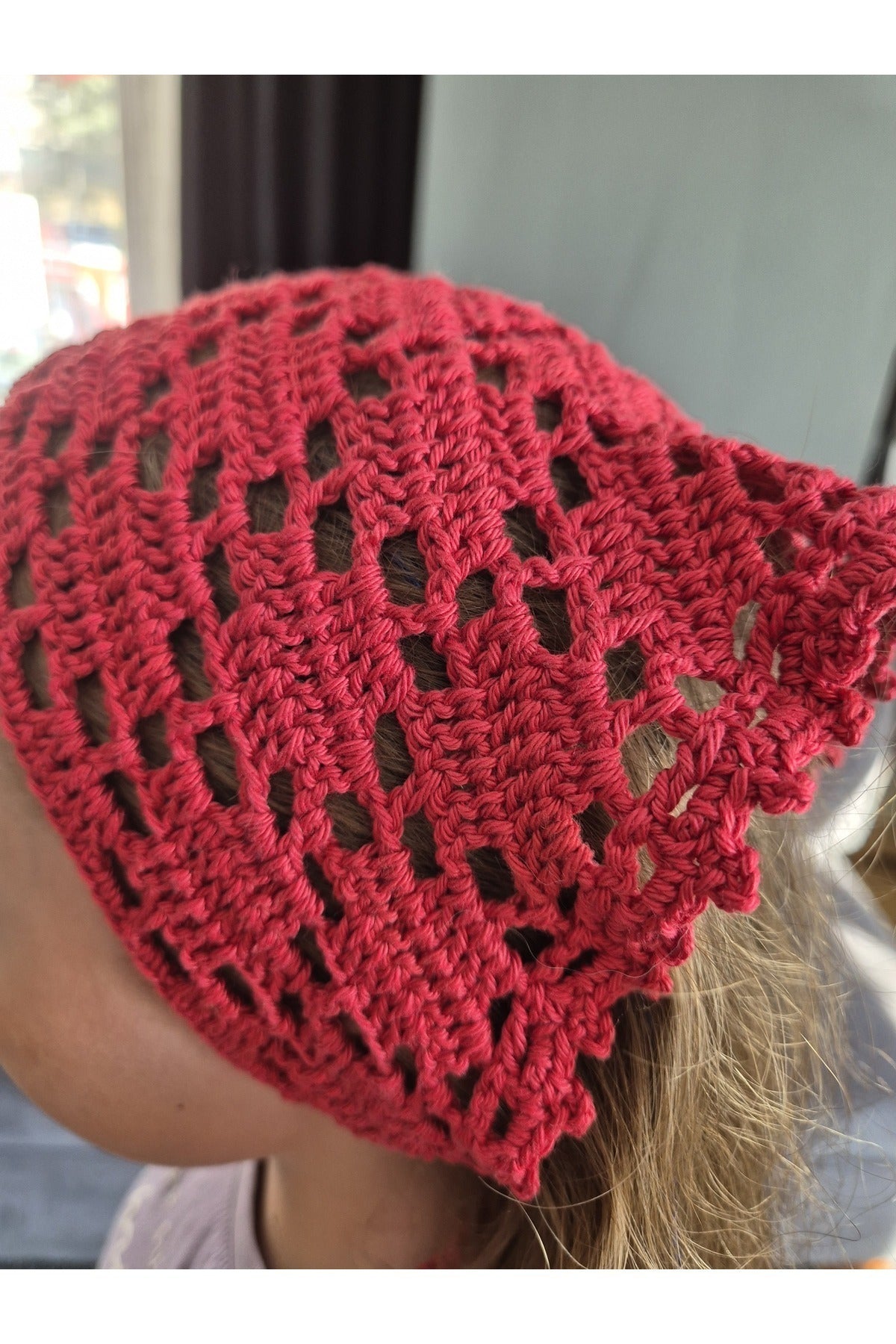 BORDO KARE DESENLİ ÖRGÜ BANDANA