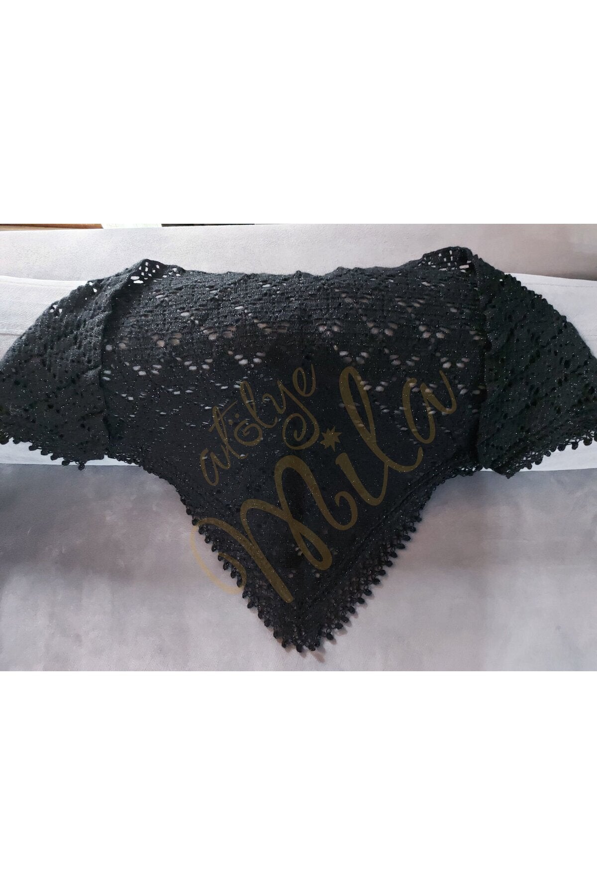 Siyah Yaprak Dolgulu Şal