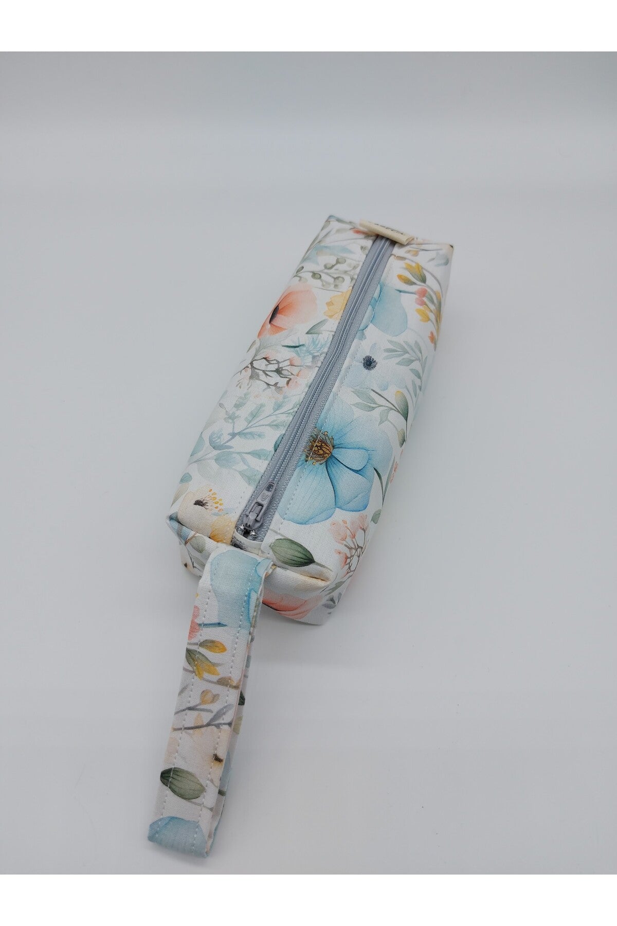 Pastel Renk Çiçekler Kalem Kutusu
