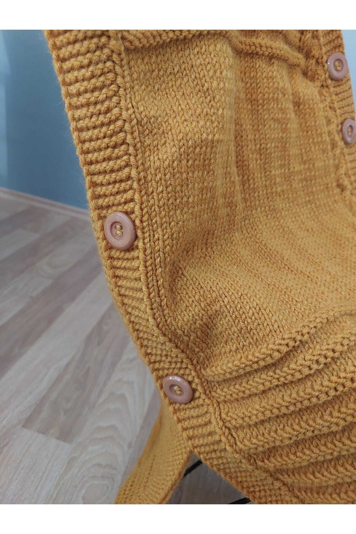 Tarçın Rengi Örgü Anne Yeleği