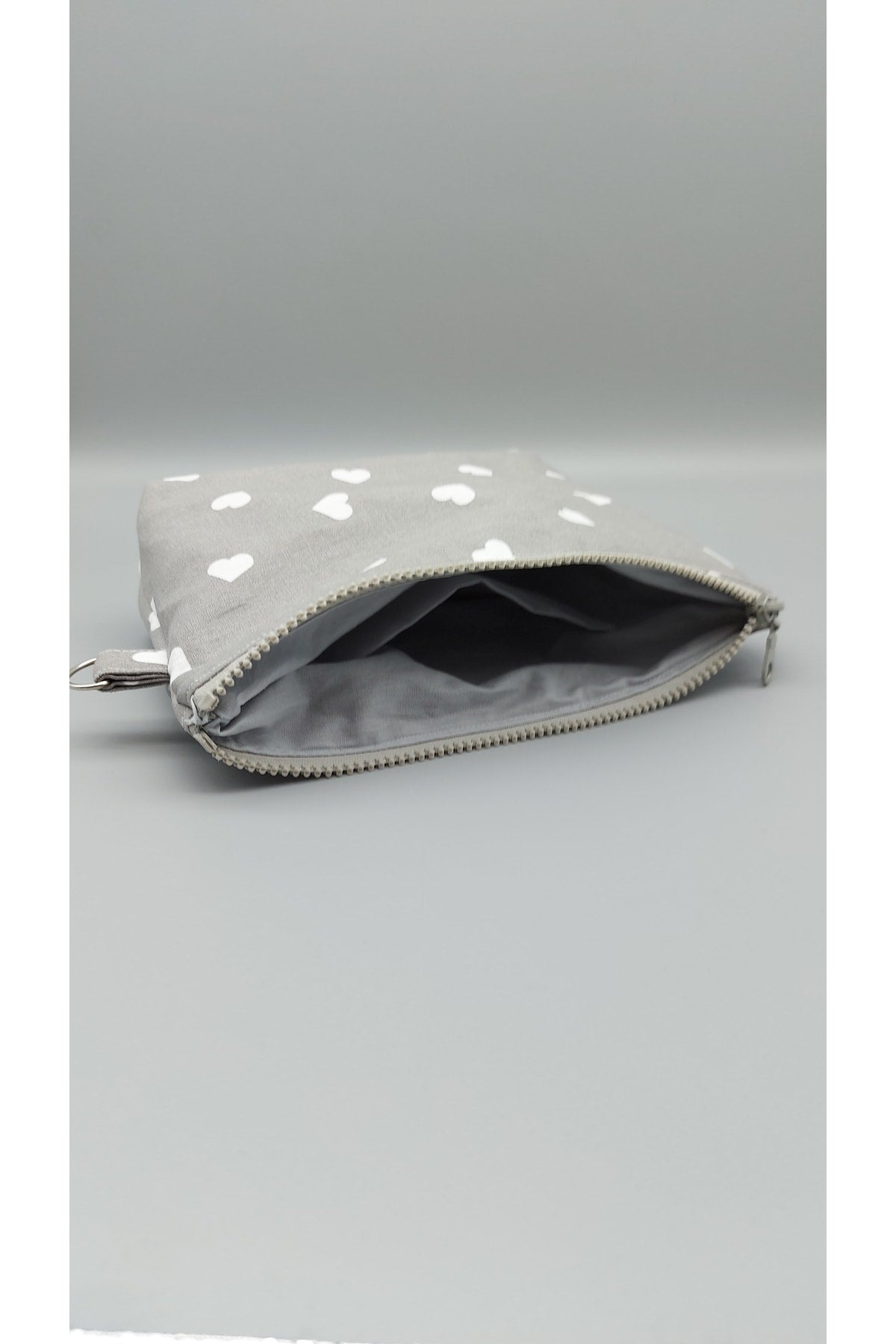 Kalpli Gri Makyaj Çantası