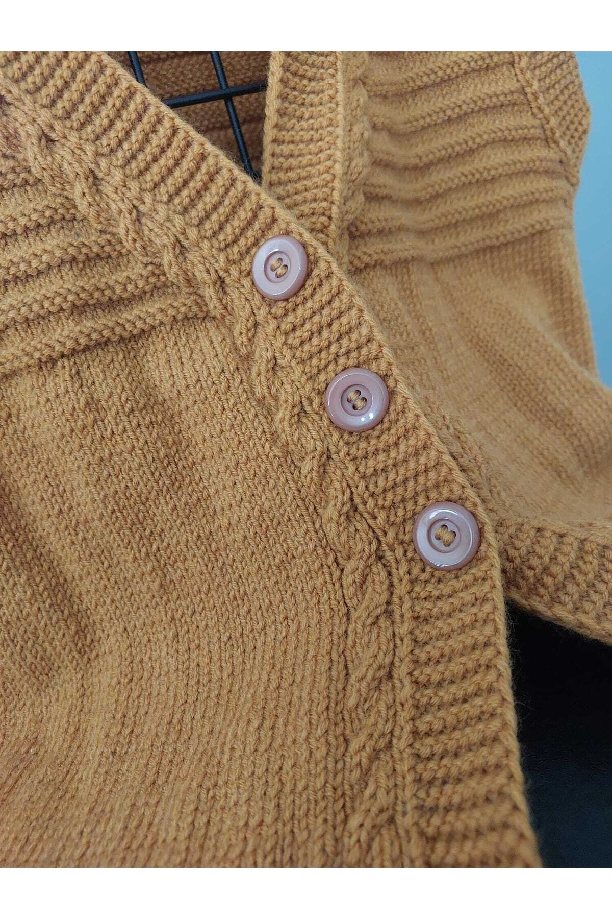 Tarçın Rengi Örgü Anne Yeleği